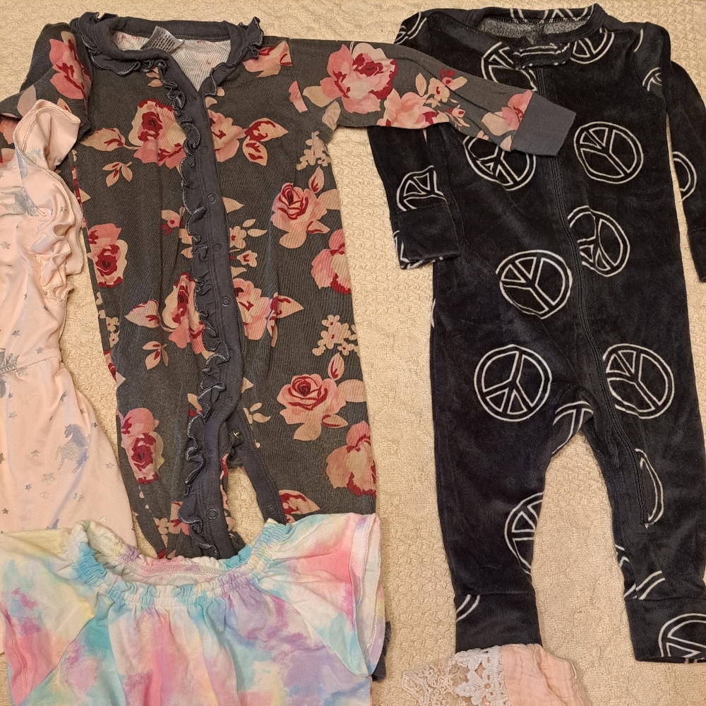Romper & PJ bundle - Picture 2 of 8